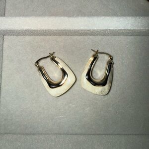 Boutique cream and gold earrings